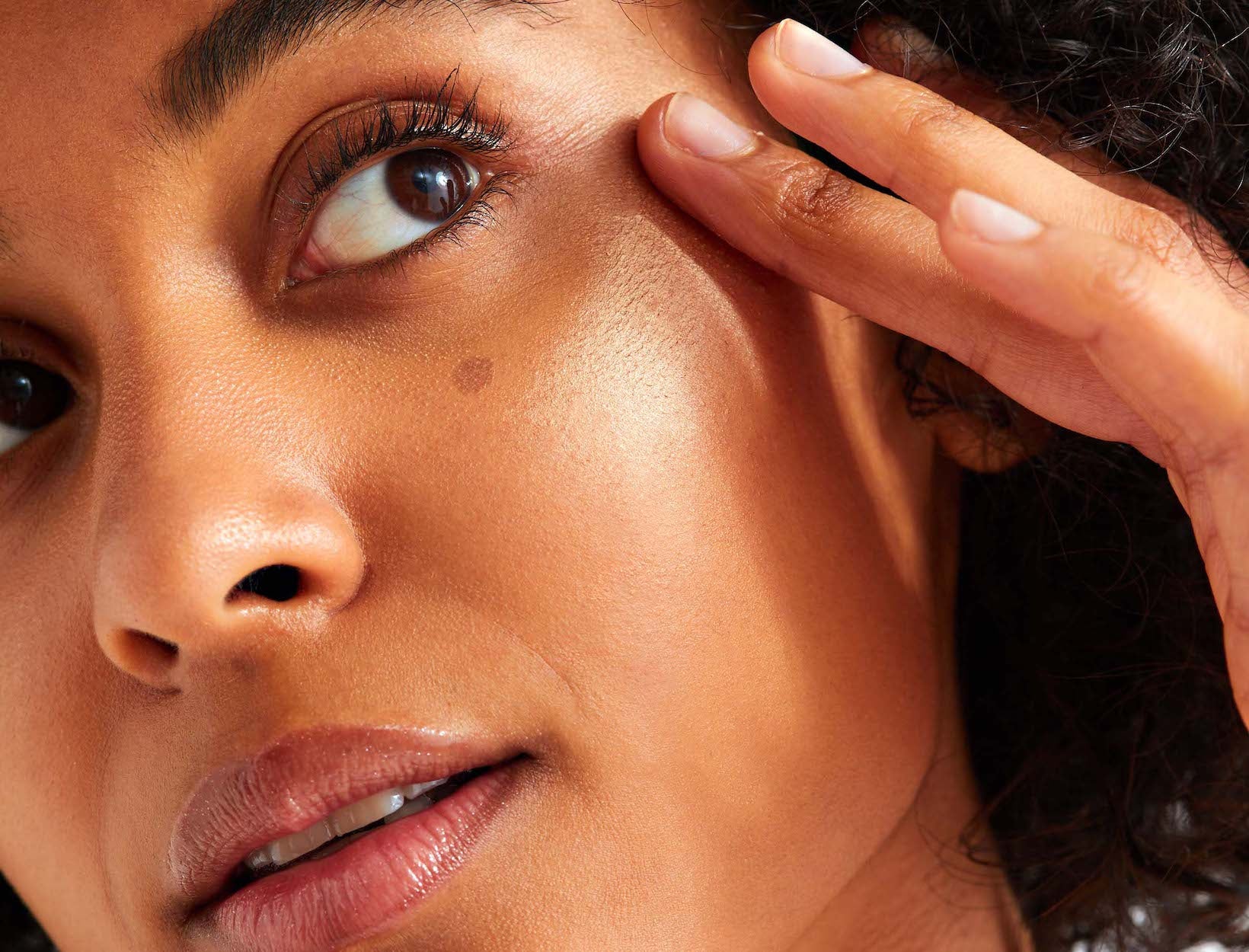 Benefits of antioxidants in protecting the skin - OrganiGrowHairCo