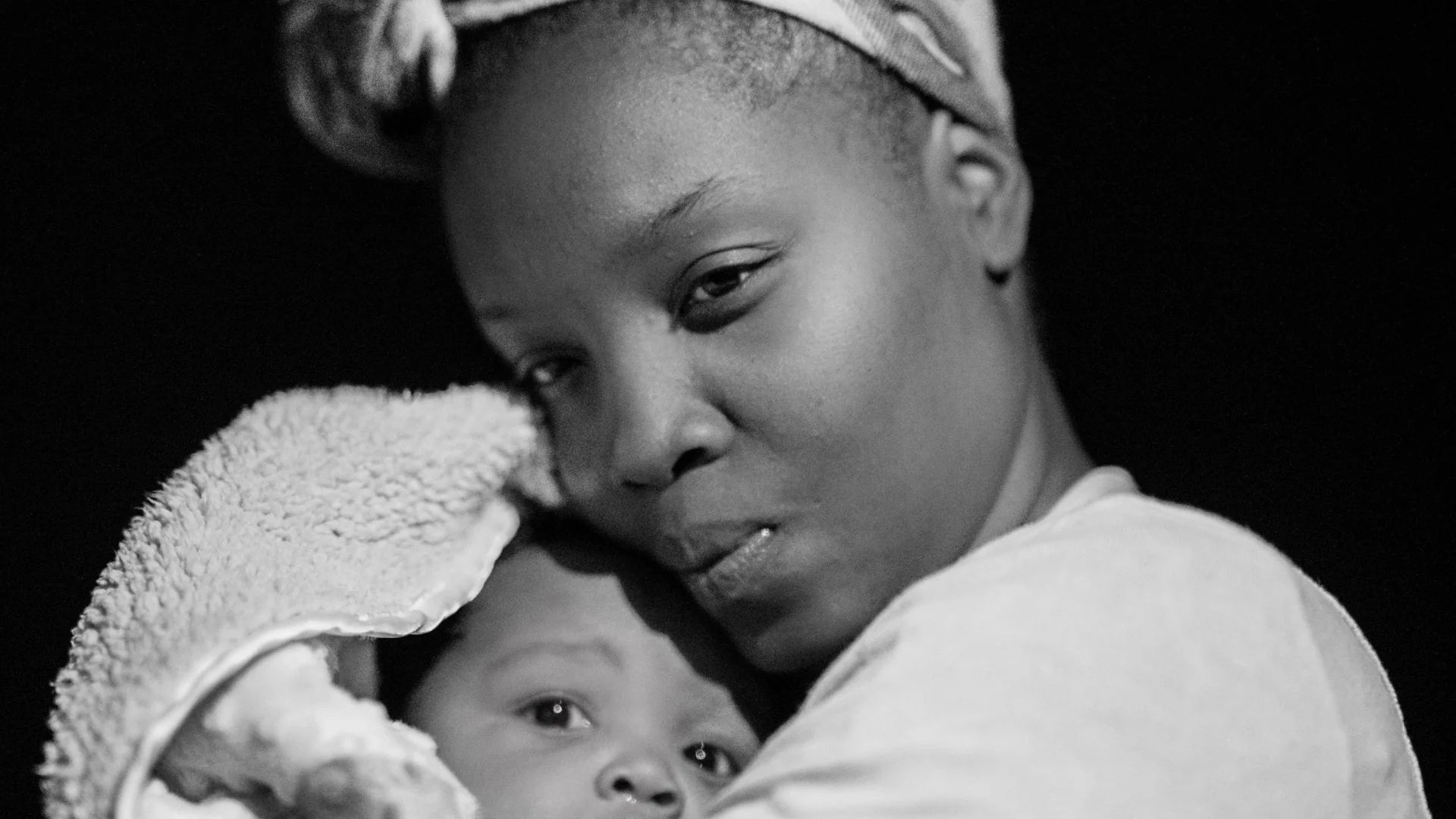 How long does postpartum hair loss last? - OrganiGrowHairCo