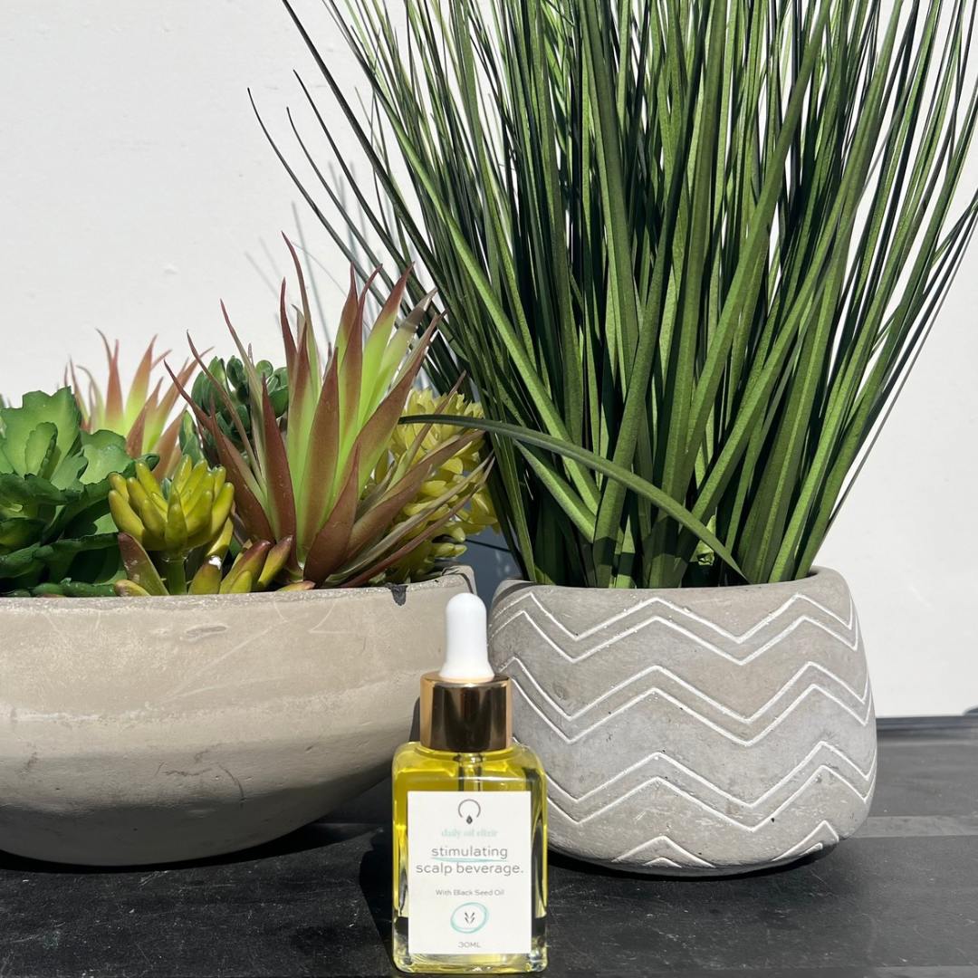 This organic and vegan oil is specially formulated to promote blood flow and maintain a healthy scalp, supporting natural hair growth and vitality. Medium Hair Porosity Hair Growth Oil